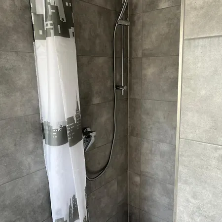 Gemuetliches Mit Kueche, Wifi Und Smart-tv In * هام